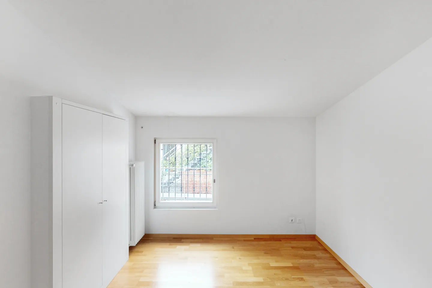 5 CHAMBRES DANS UN IMMEUBLE D'ÉPOQUE AU COEUR DE LUGANO - Photo 6 sur 13