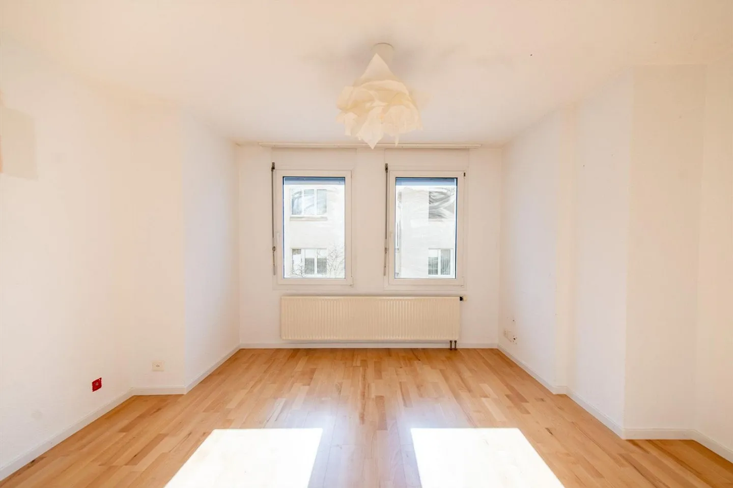 Arrive and feel at home: 6.5-room semi-detached house in a family-friendly residential area - Photo 11 of 13