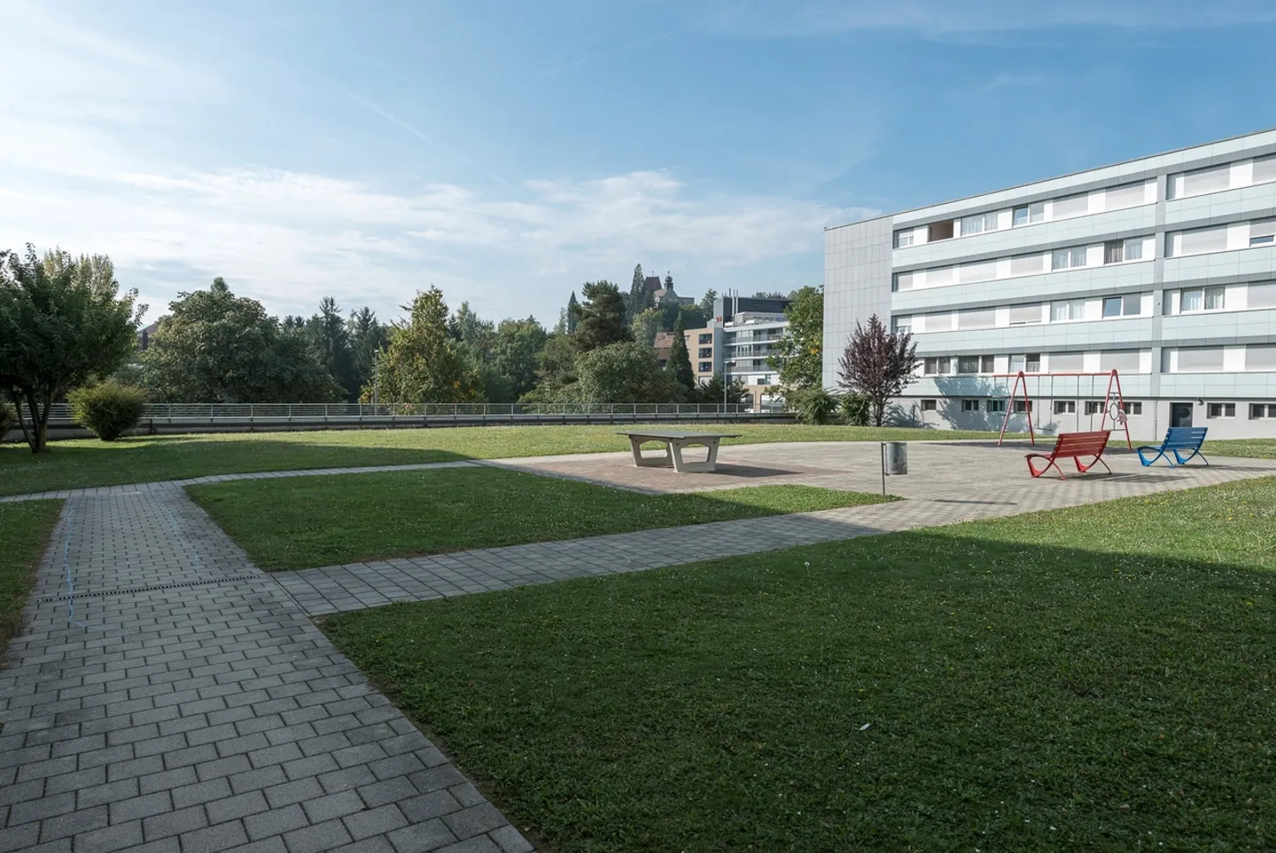 Logement dans un quartier calme et verdoyant ! - Photo 1 of 9