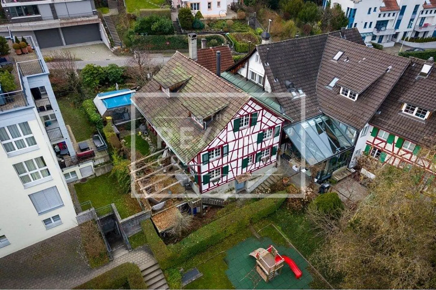 Unica casa unifamiliare di 7 stanze con interni di alta qualità a Horgen - Foto 3 di 13
