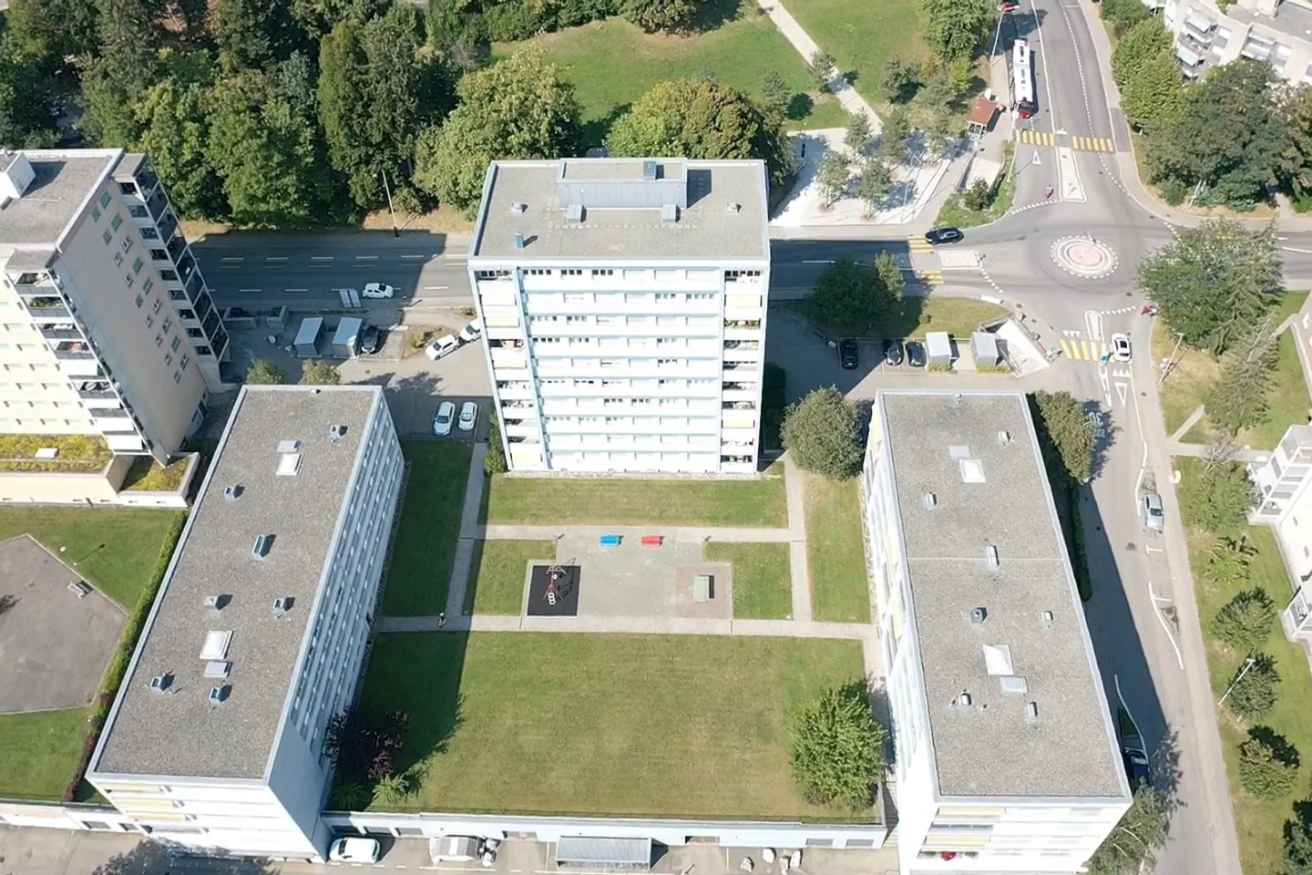 Logement dans un quartier calme et verdoyant ! - Photo 8 of 9