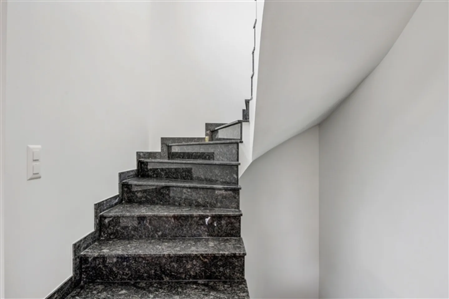 Vivere a contatto con la natura, vivere modernamente Casa esclusiva con 5,5 stanze - Foto 9 di 13