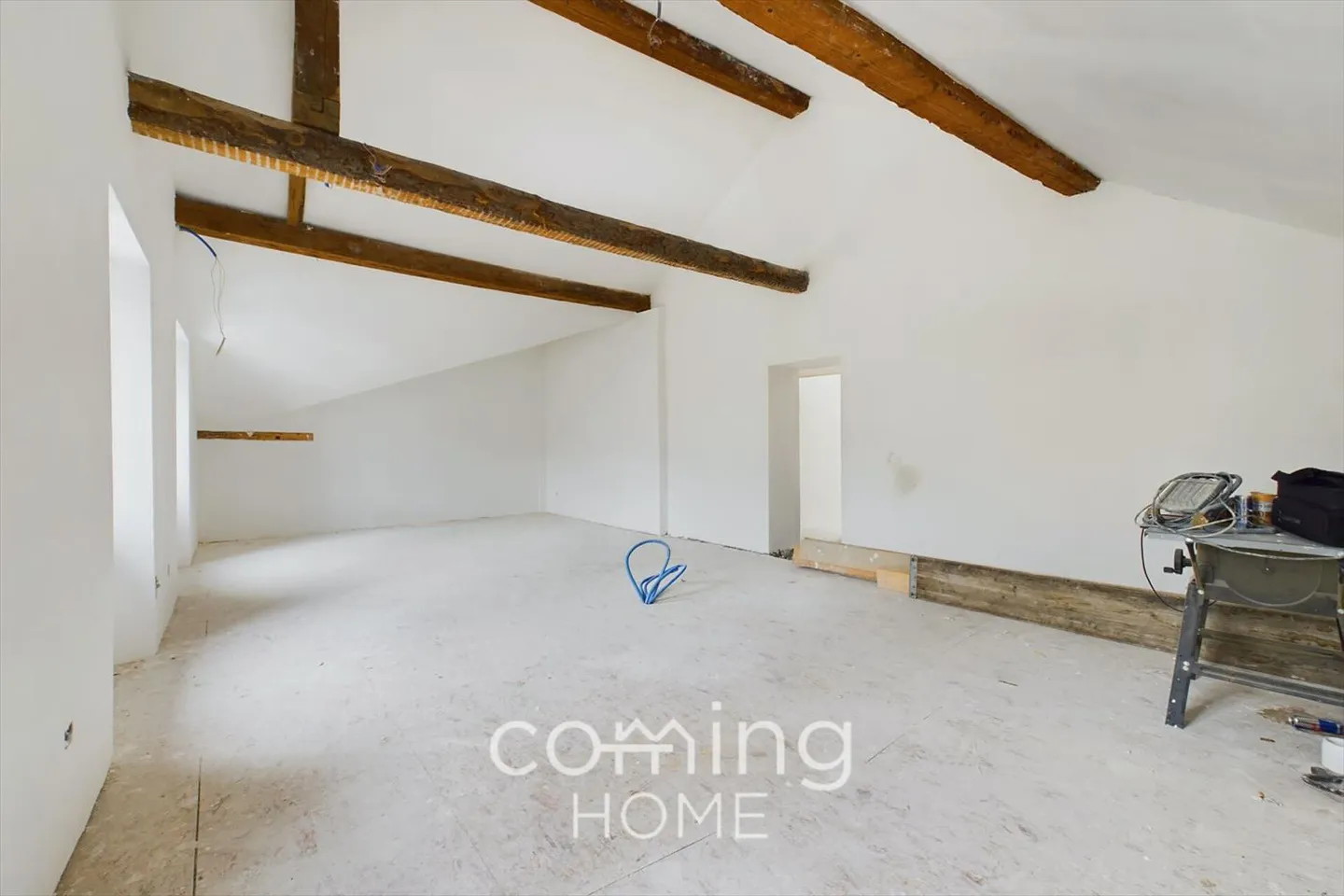 Modern Living Experience in the Center of Brig-Glis - 2.5-Room Attic Apartment with Alpine Flair, Being Renovated - Photo 8 of 11