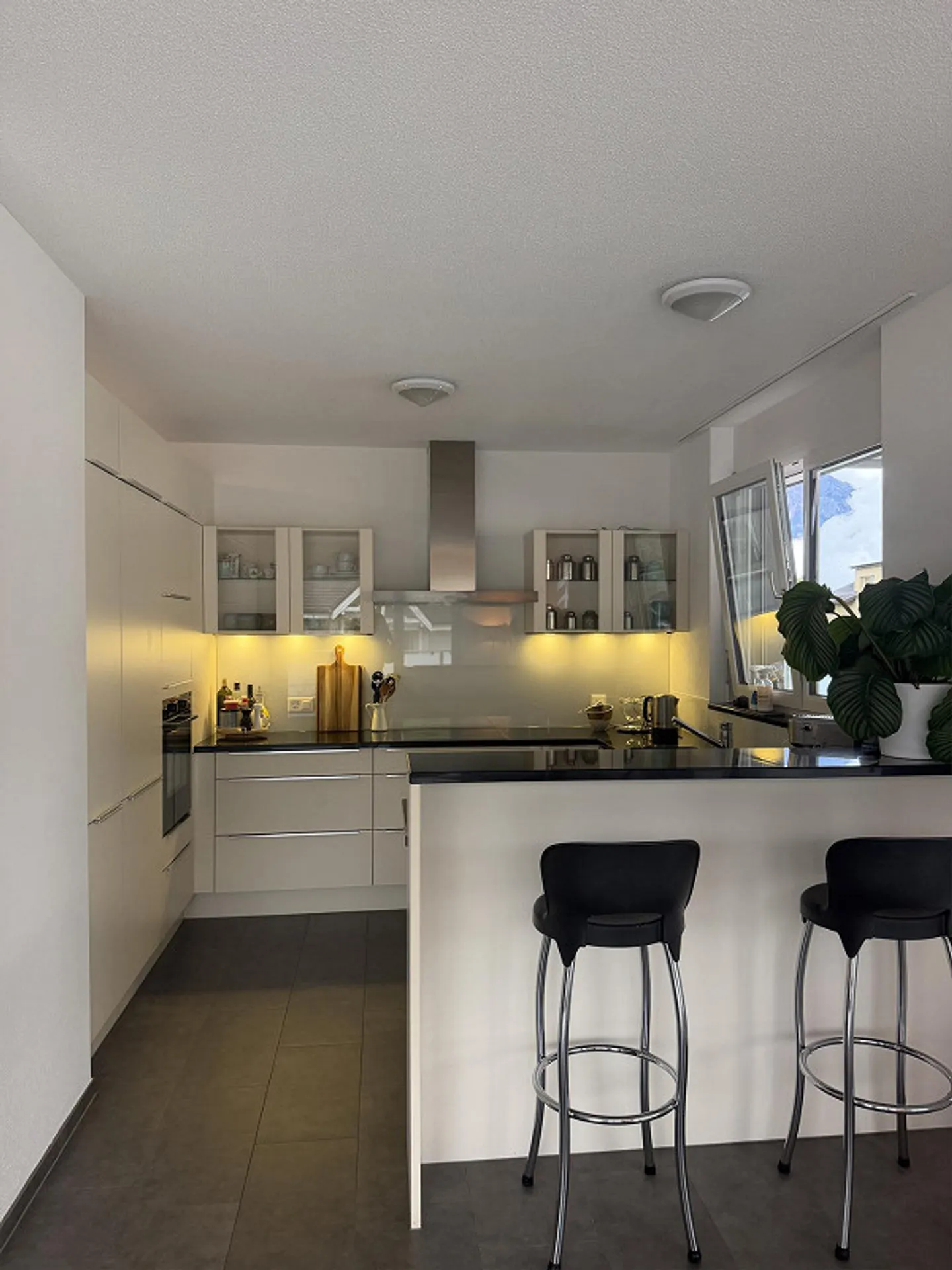 4.5 Room Penthouse Apartment - Photo 2 of 15
