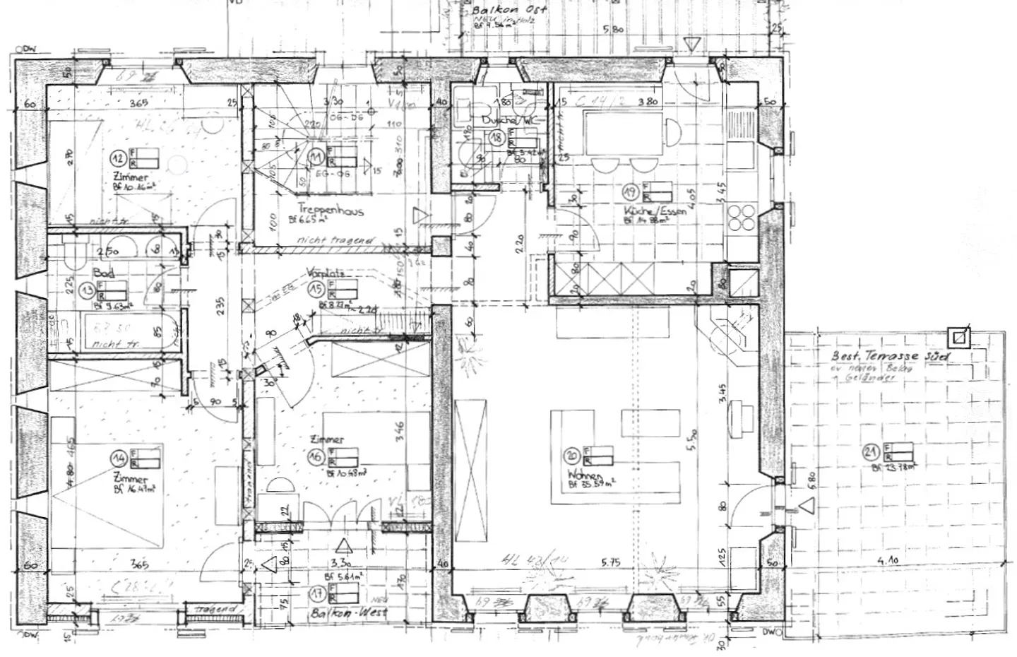 Casa plurifamiliare con tre appartamenti e ampi spazi - Foto 19 di 22