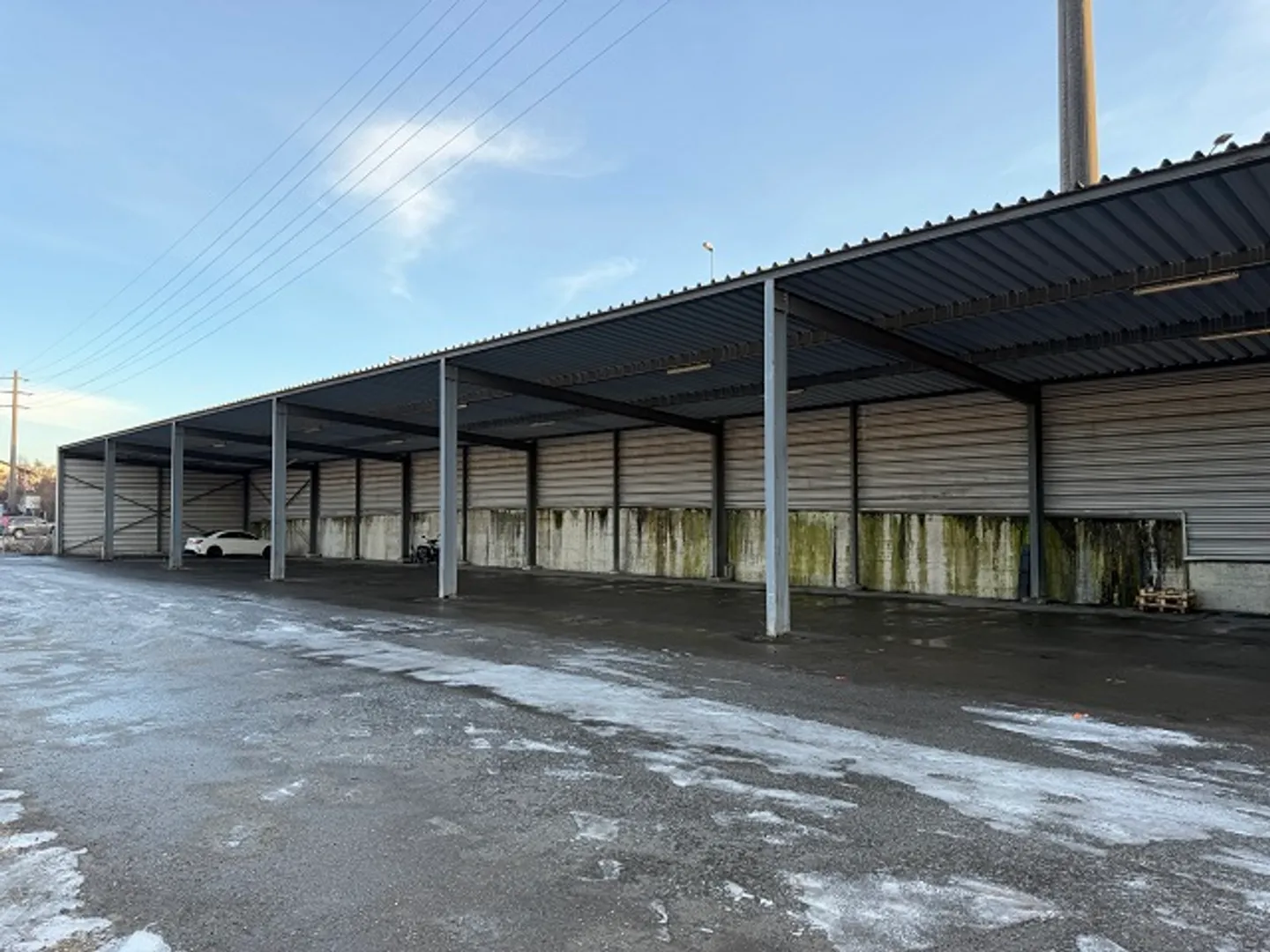 Posto auto coperto - Foto 1 di 1