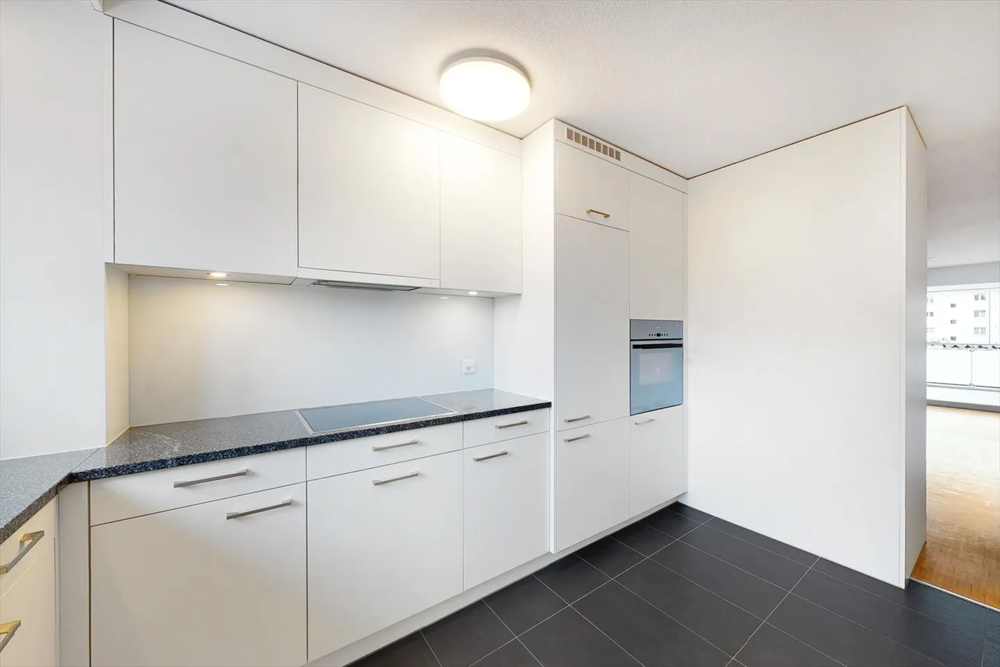 Apartment for rent - Photo 3 of 8