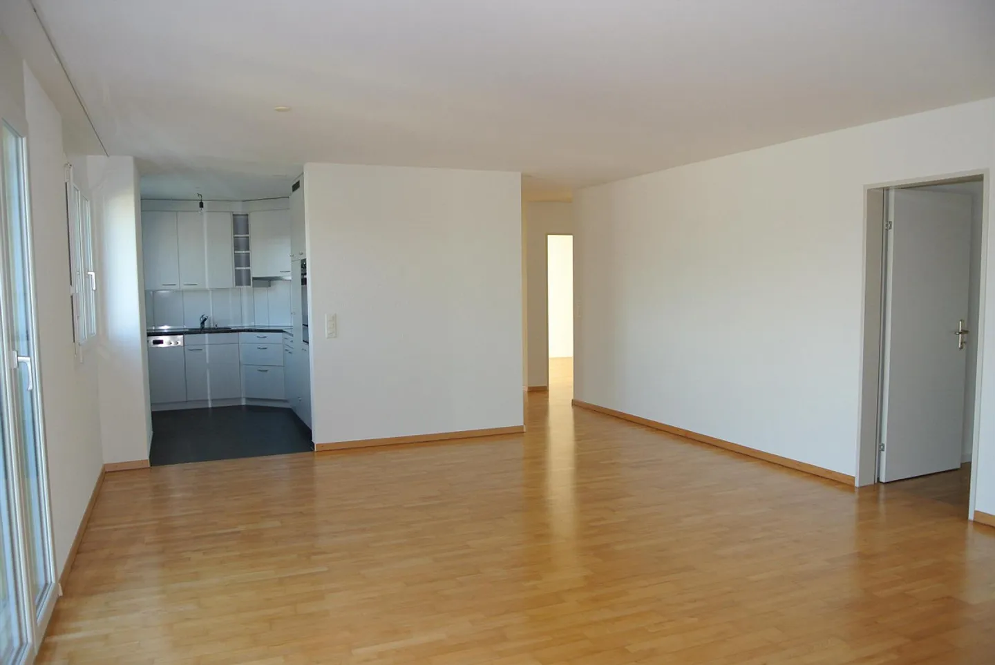 5.5 Room Apartment in Wädenswil - Photo 2 of 10