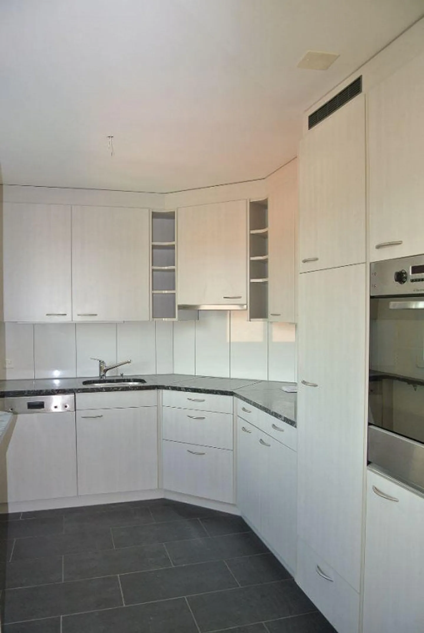 5.5 Room Apartment in Wädenswil - Photo 3 of 10