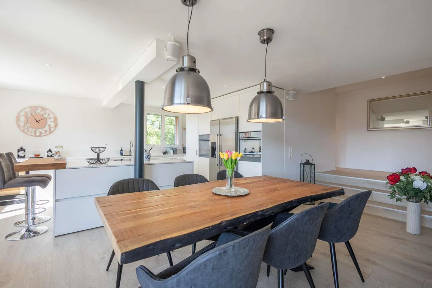 Appartamento 3.5 camere ristrutturato di alta qualità con ulteriore cabina armadio/ufficio - Foto 5 di 9