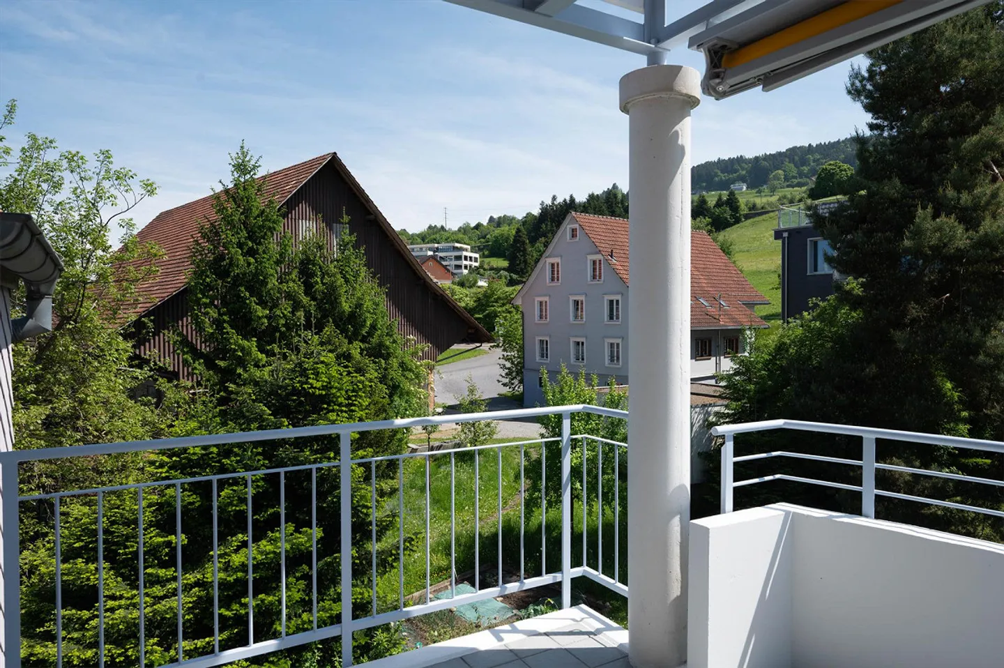 Bright Attic Apartment with Lake View - Photo 13 of 13