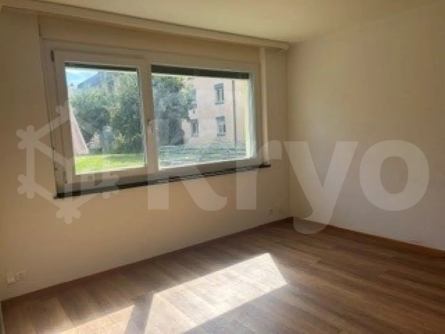 Charming 2.5-Room Apartment - Photo 2 of 3