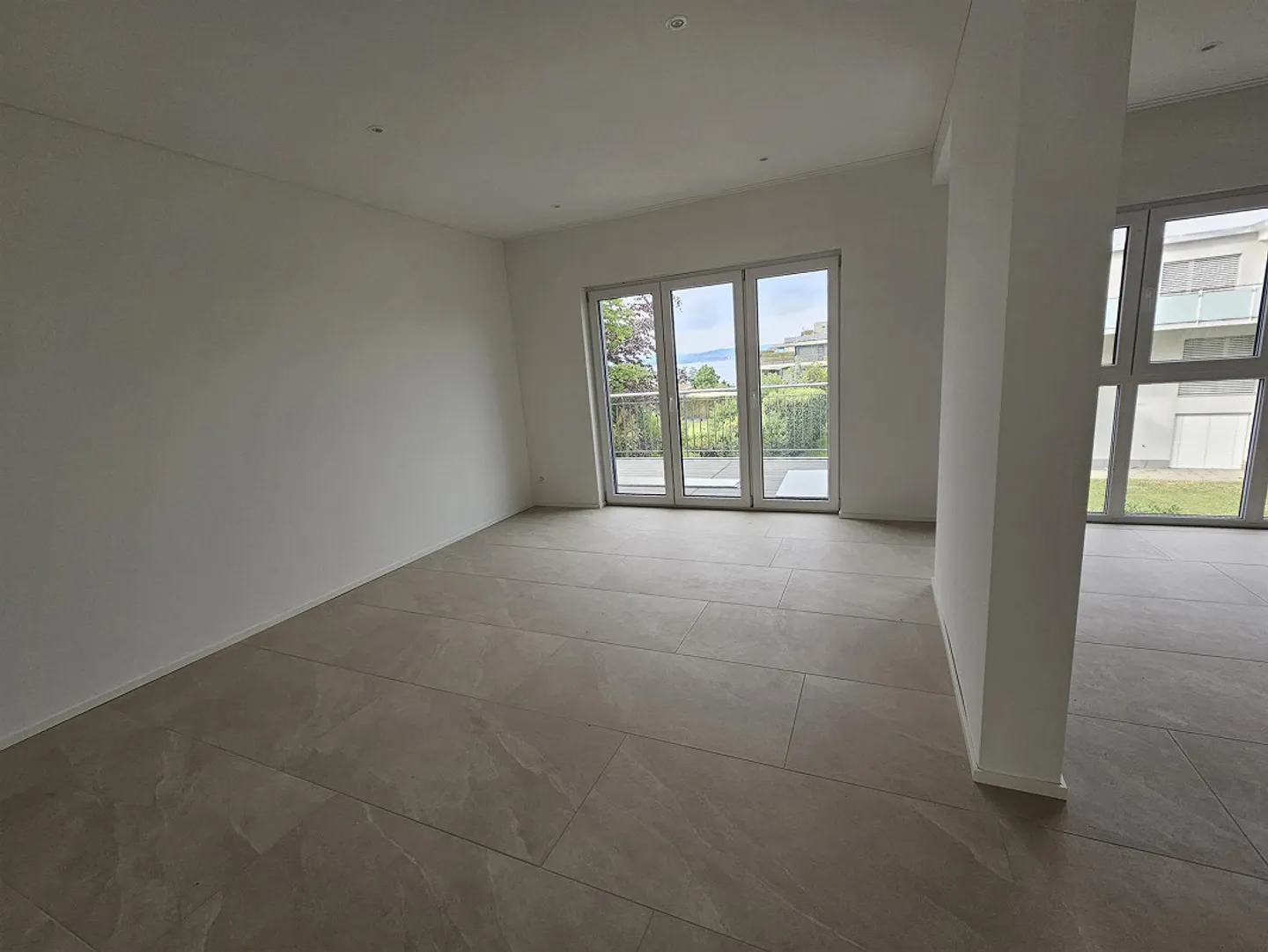 Exclusive, modern living with lake view, first rental, house part - Photo 7 of 19