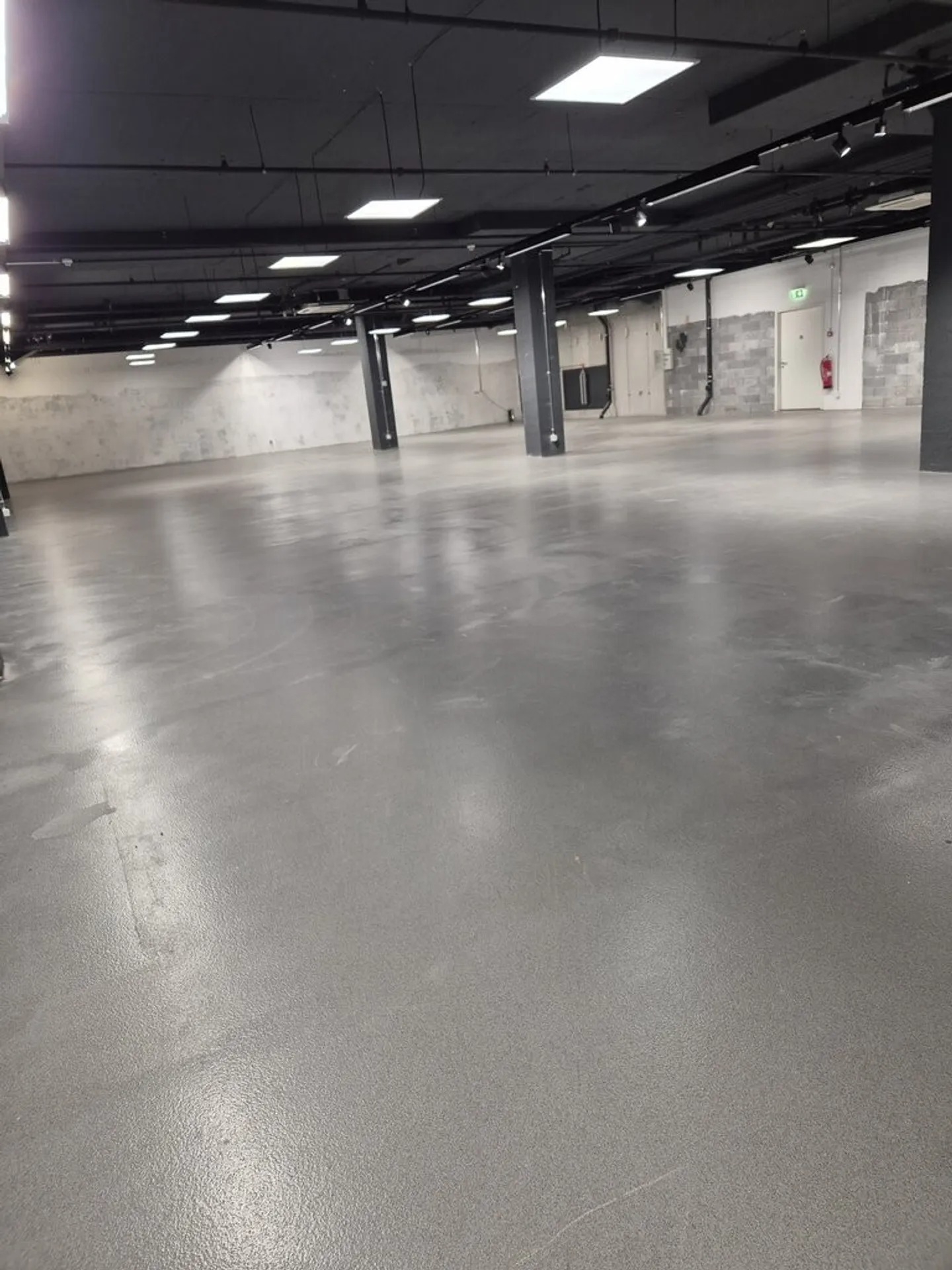 Verkaufsfläche in Uvrier! - Foto 3 von 4