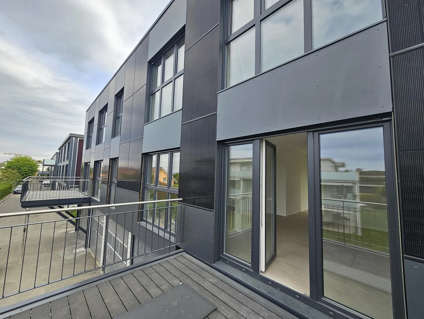 Exclusive, modern living with lake view, first rental, house part - Photo 16 of 19