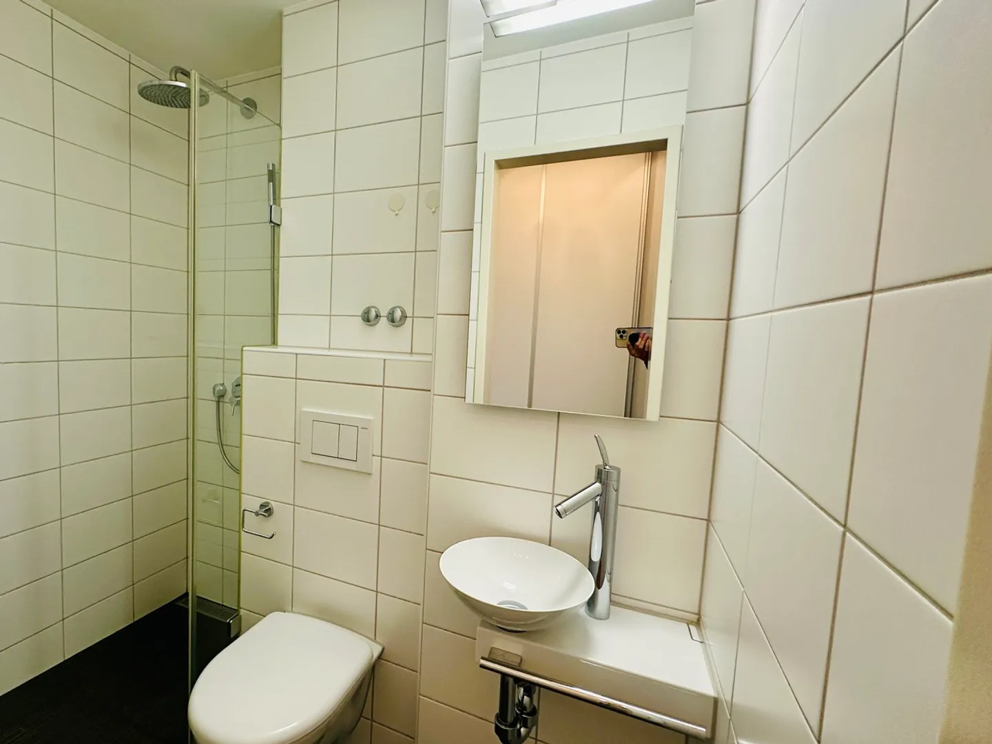 Im Grünen gelegene schöne Wohnung mit Lift und Balkon - Foto 10 di 12