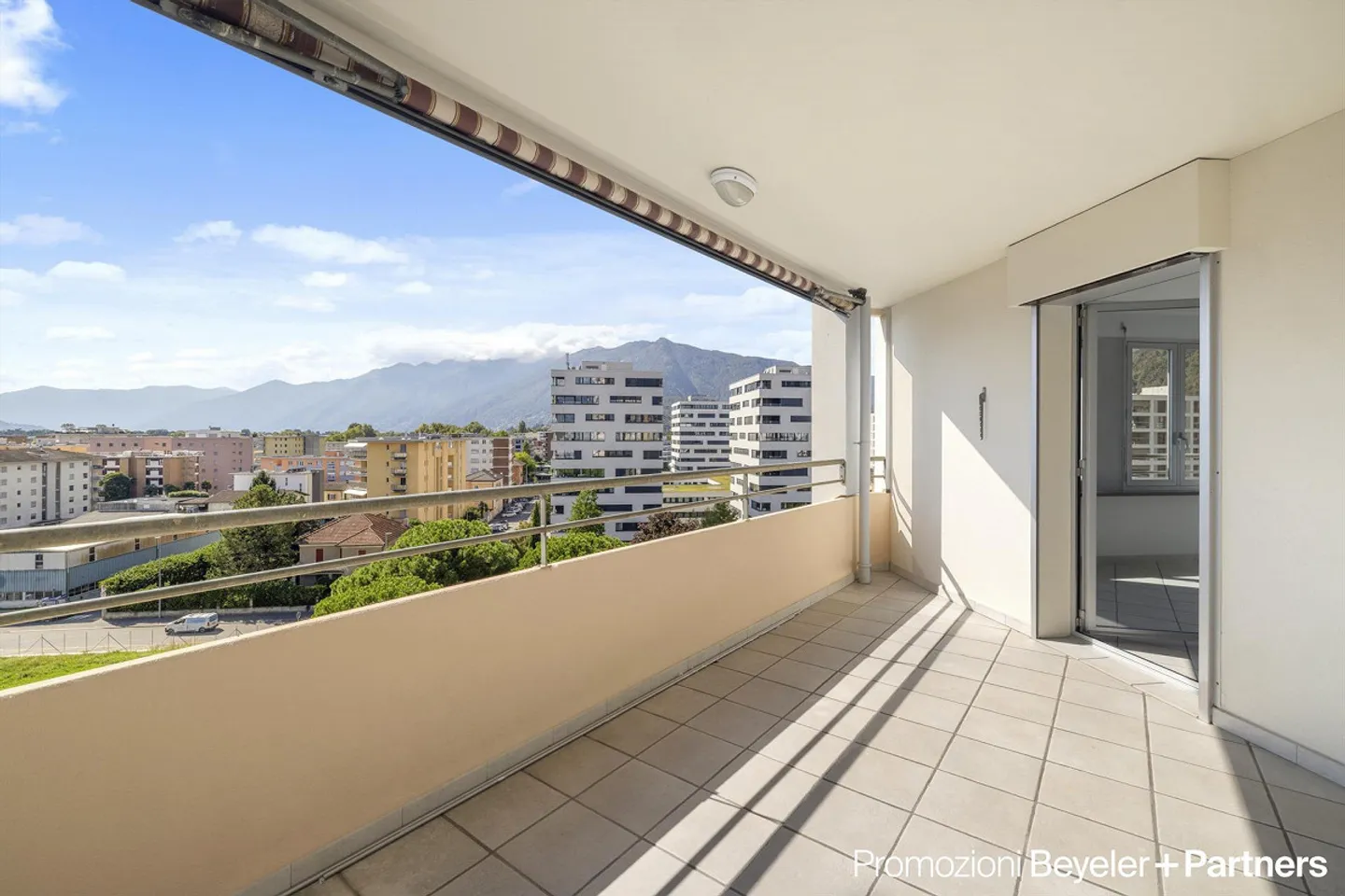 Splendido appartamento 3.5 locali con vista panoramica a Locarno - Foto 6 di 15