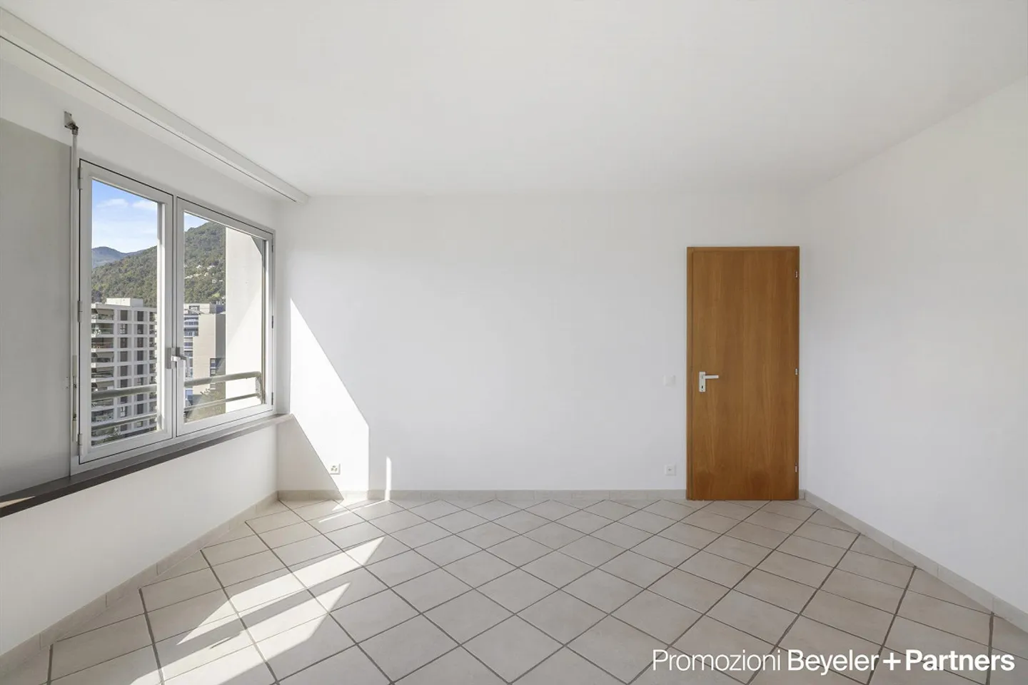 Splendido appartamento 3.5 locali con vista panoramica a Locarno - Foto 10 di 15