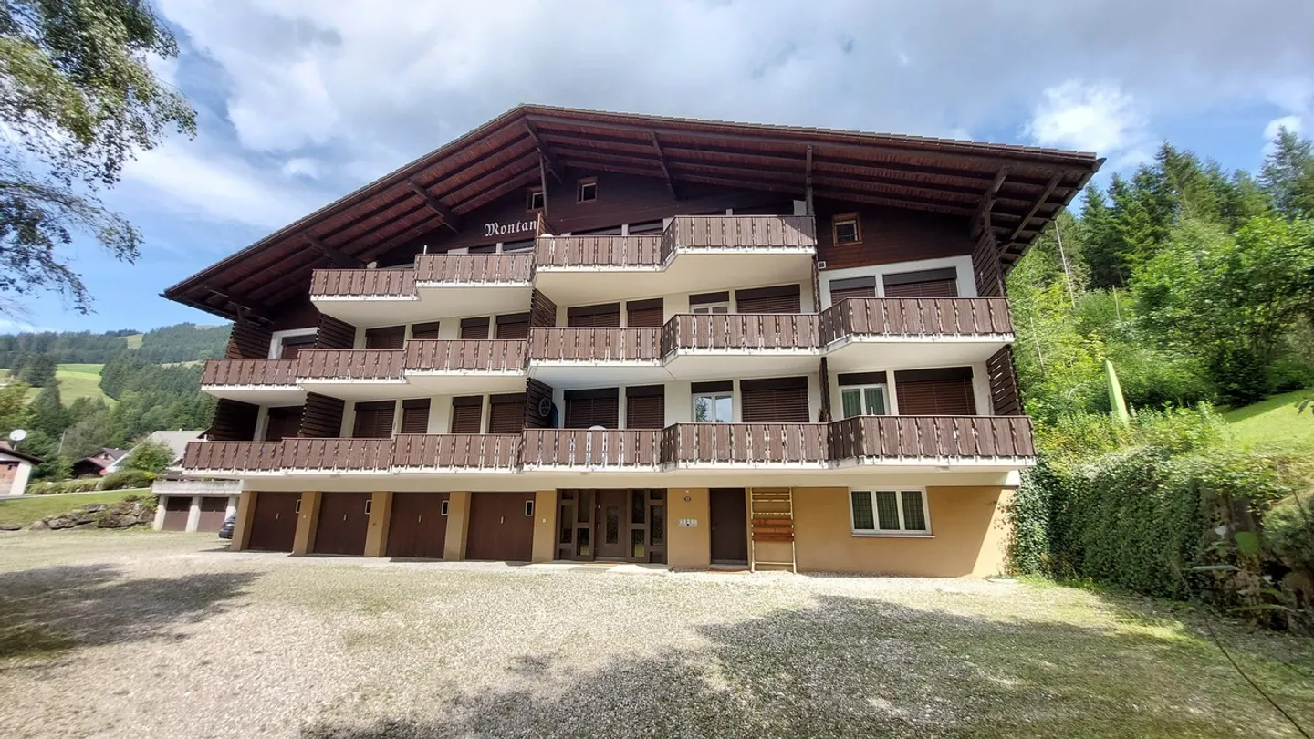 2.5 Room Apartment with Separate 1-Room Studio in Prime Location - Photo 1 of 13