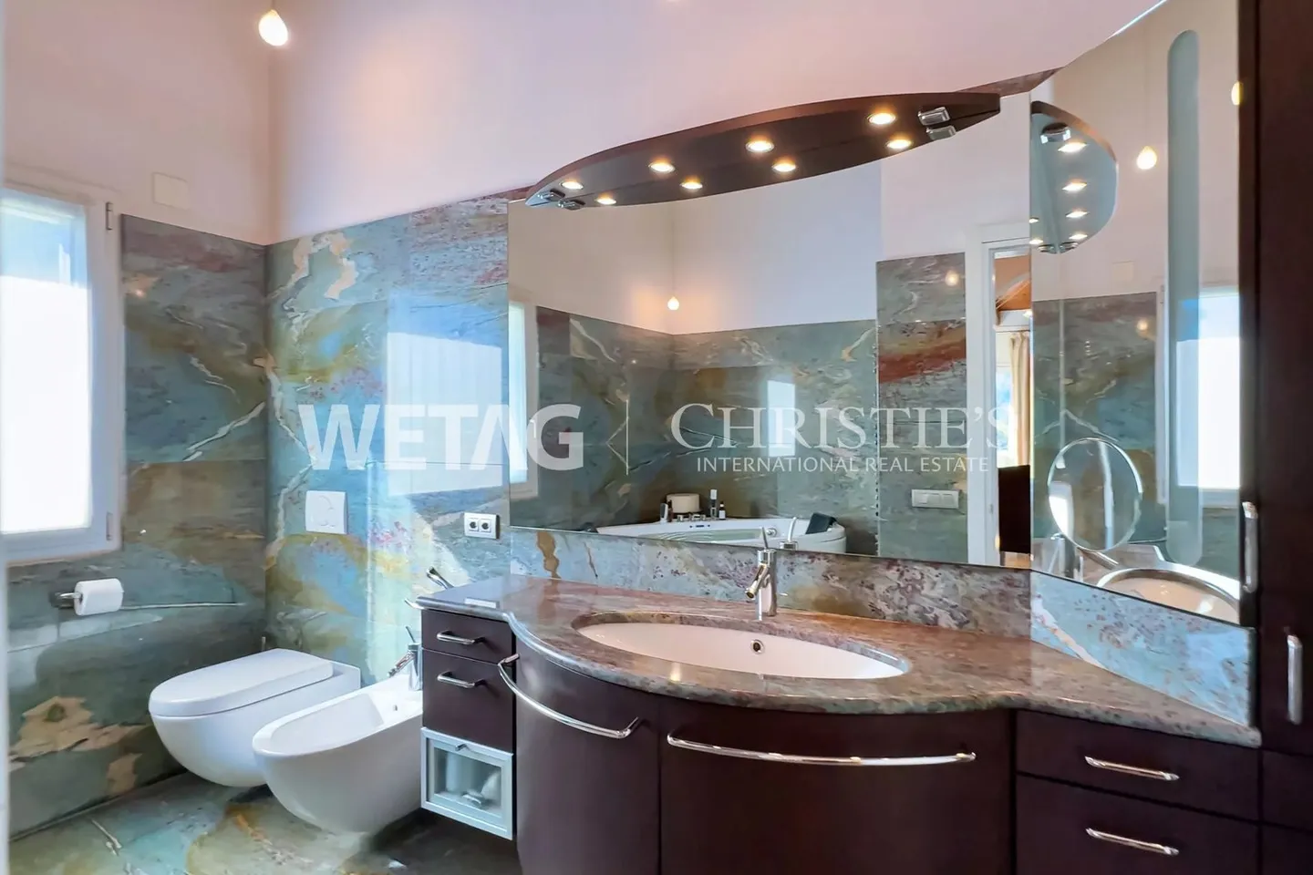 Moderne Villa mit Pool & Seeblick - Foto 11 von 13