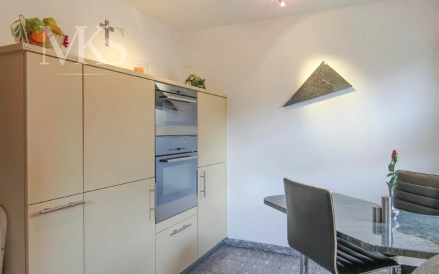 Cozy House in a Quiet and Central Location - Photo 7 of 19