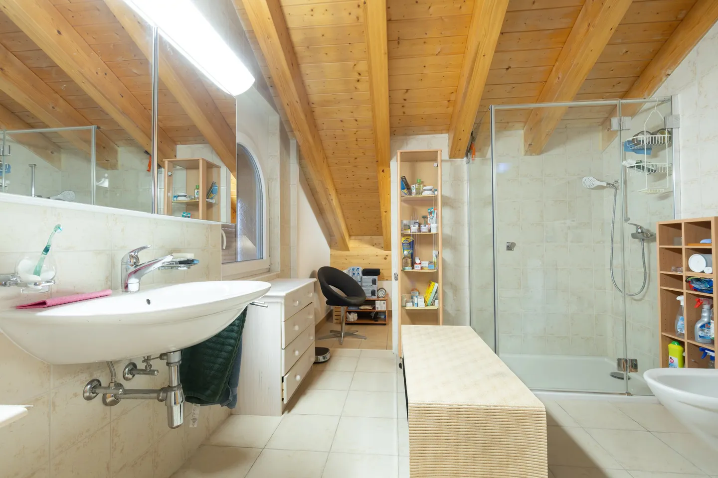 Außergewöhnliches Chalet bei Crans-Montana - Foto 7 von 19