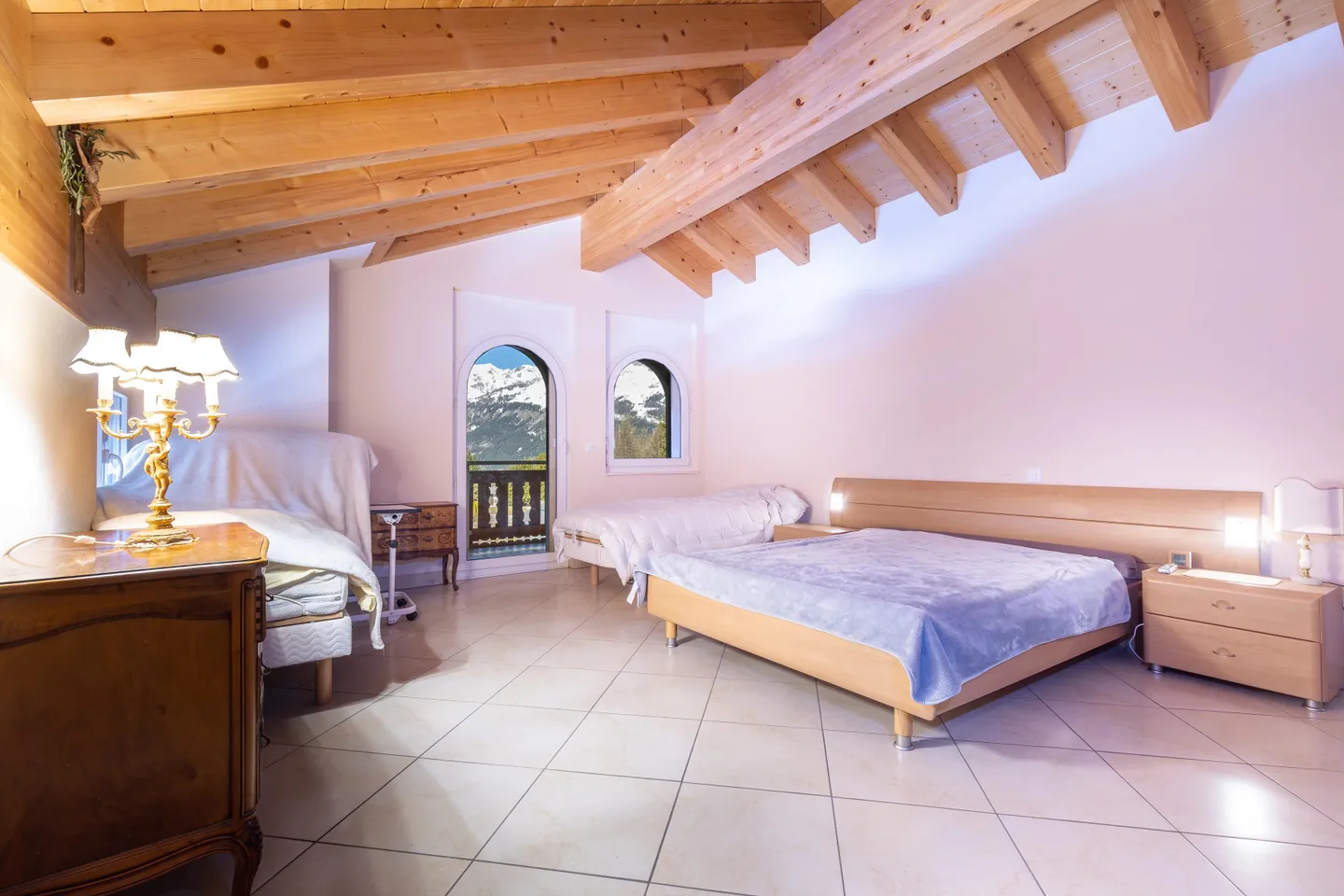 Außergewöhnliches Chalet bei Crans-Montana - Foto 8 von 19