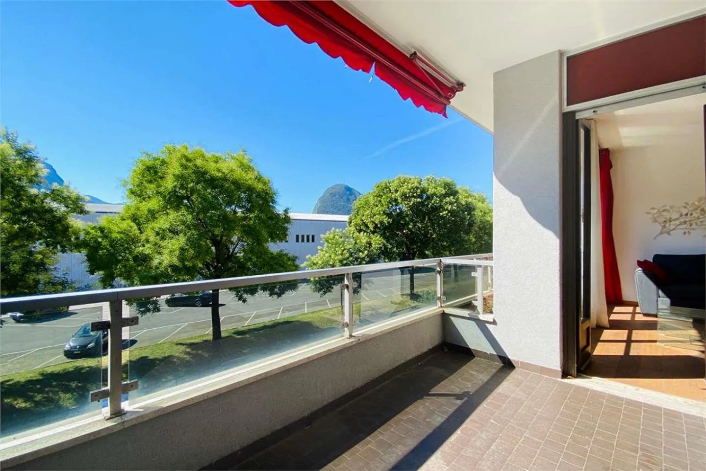 Appartement meublé bien relié à Lugano - Photo 2 sur 8