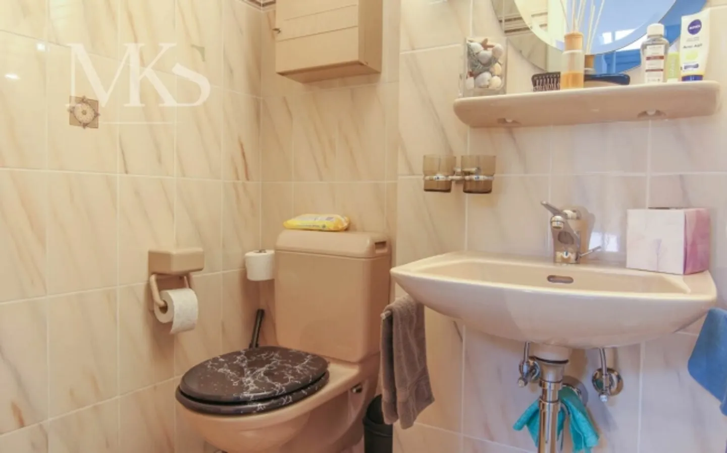 Cozy House in a Quiet and Central Location - Photo 15 of 19