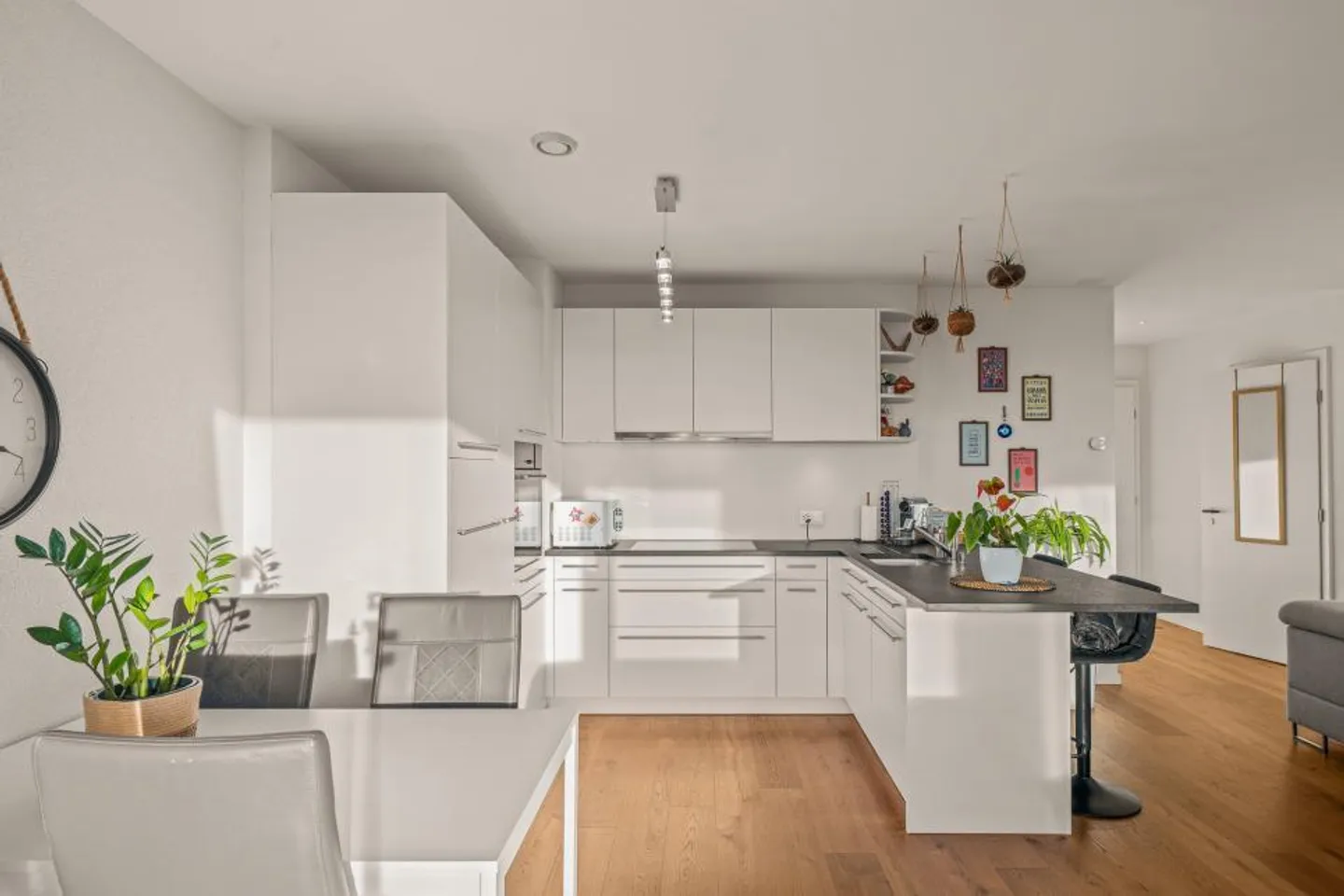 Charmante 2,5-Zimmer-Wohnung mit herrlichem Blick! - Foto 3 von 7