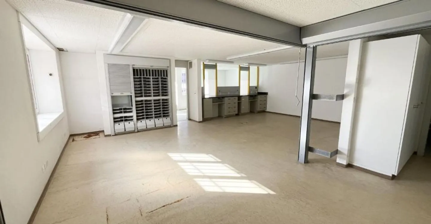 Spazio Commerciale in Posizione Centrale - Foto 7 di 11