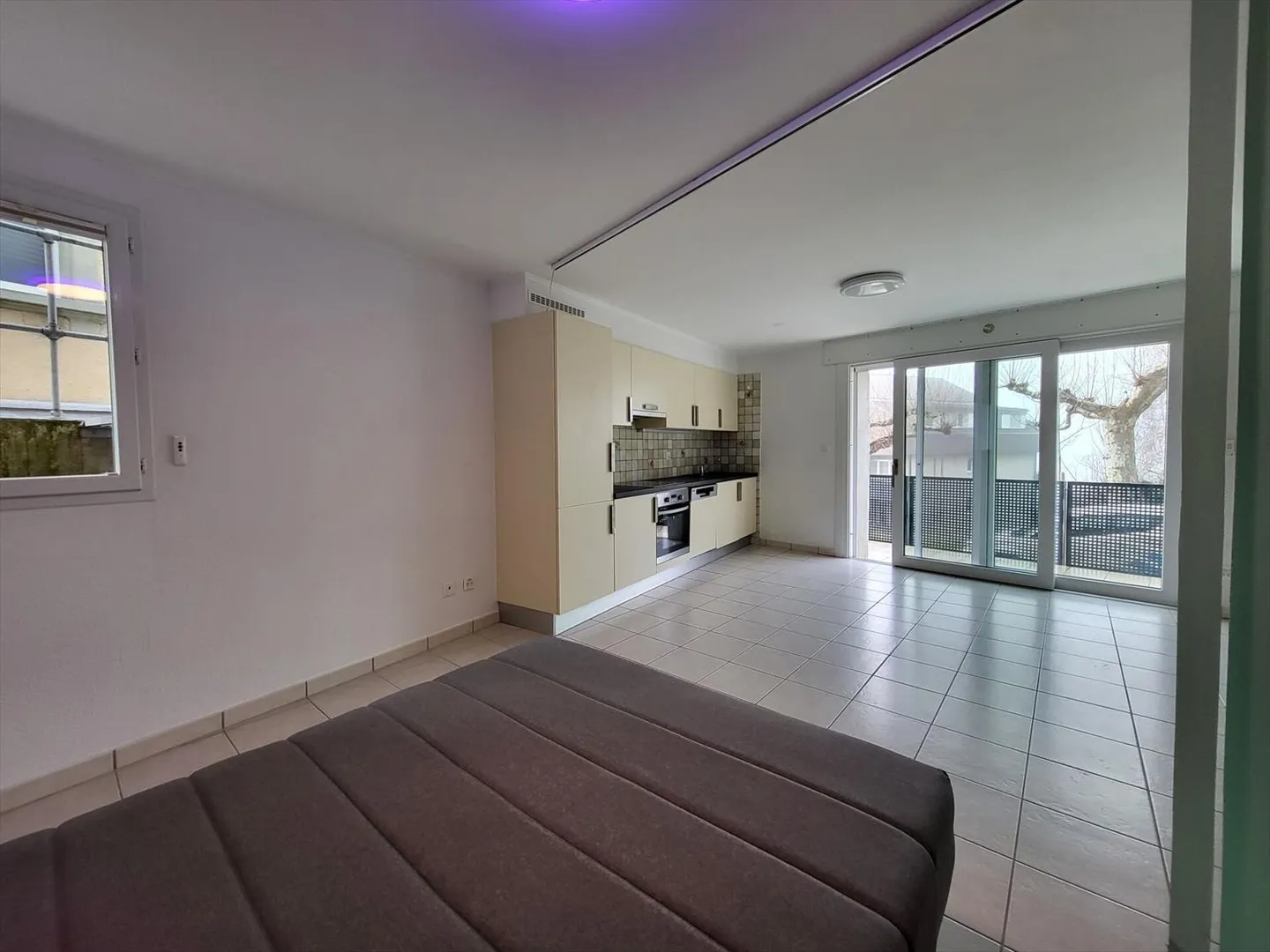 Studio on the lower ground floor with terrace in Romont - Photo 3 of 4