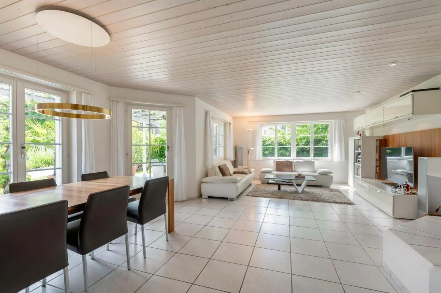 Casa unifamiliare di alta qualità con 6,5 stanze in una zona residenziale tranquilla e elevata! - Foto 3 di 23