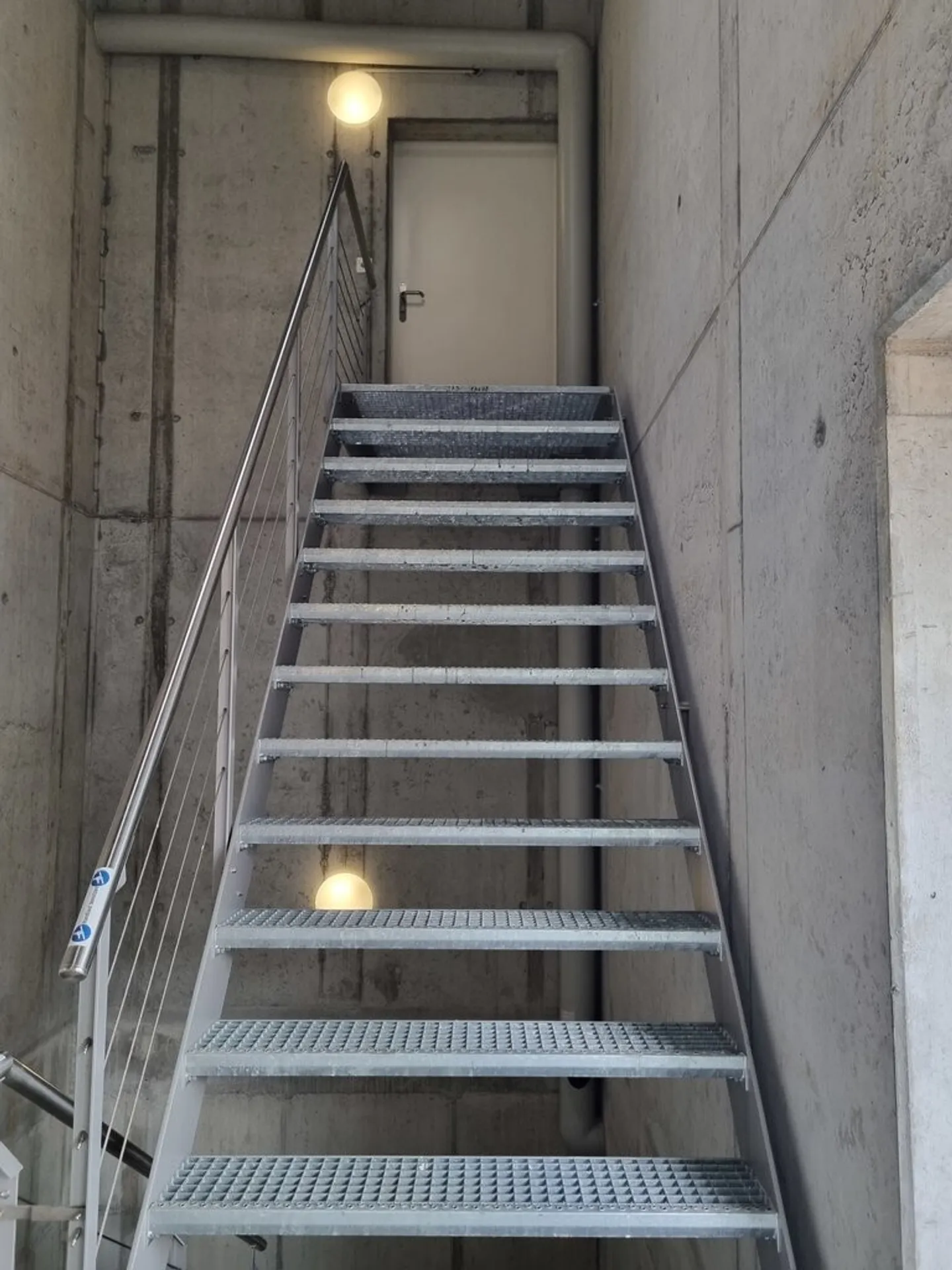 Il tuo ufficio nella zona industriale di Kloten - Foto 2 di 2