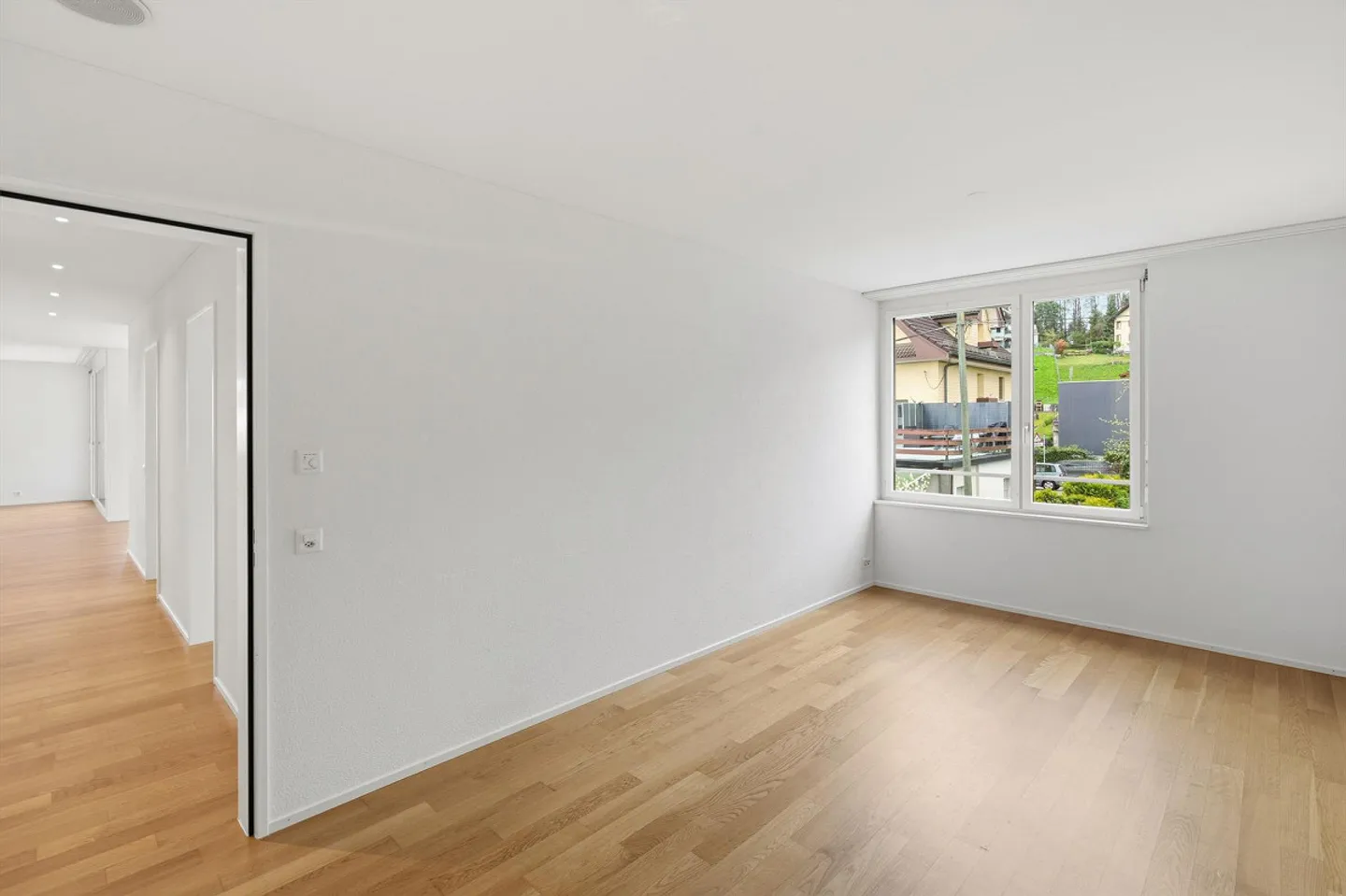 Large, New Apartment - Photo 7 of 30