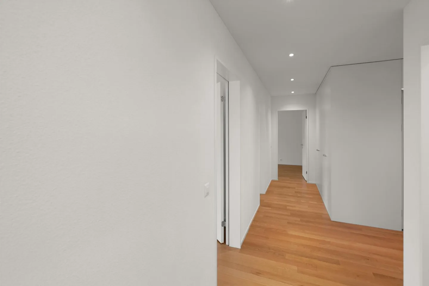 Large, New Apartment - Photo 15 of 30