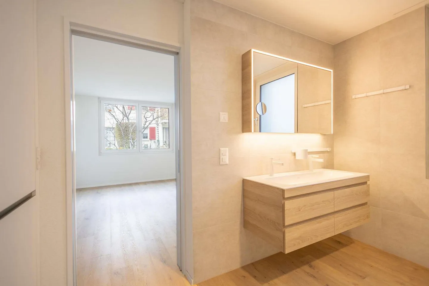 Appartamento giardino da 6,5 stanze da sogno che unisce eleganza moderna e funzionalità pensata - Foto 5 di 8