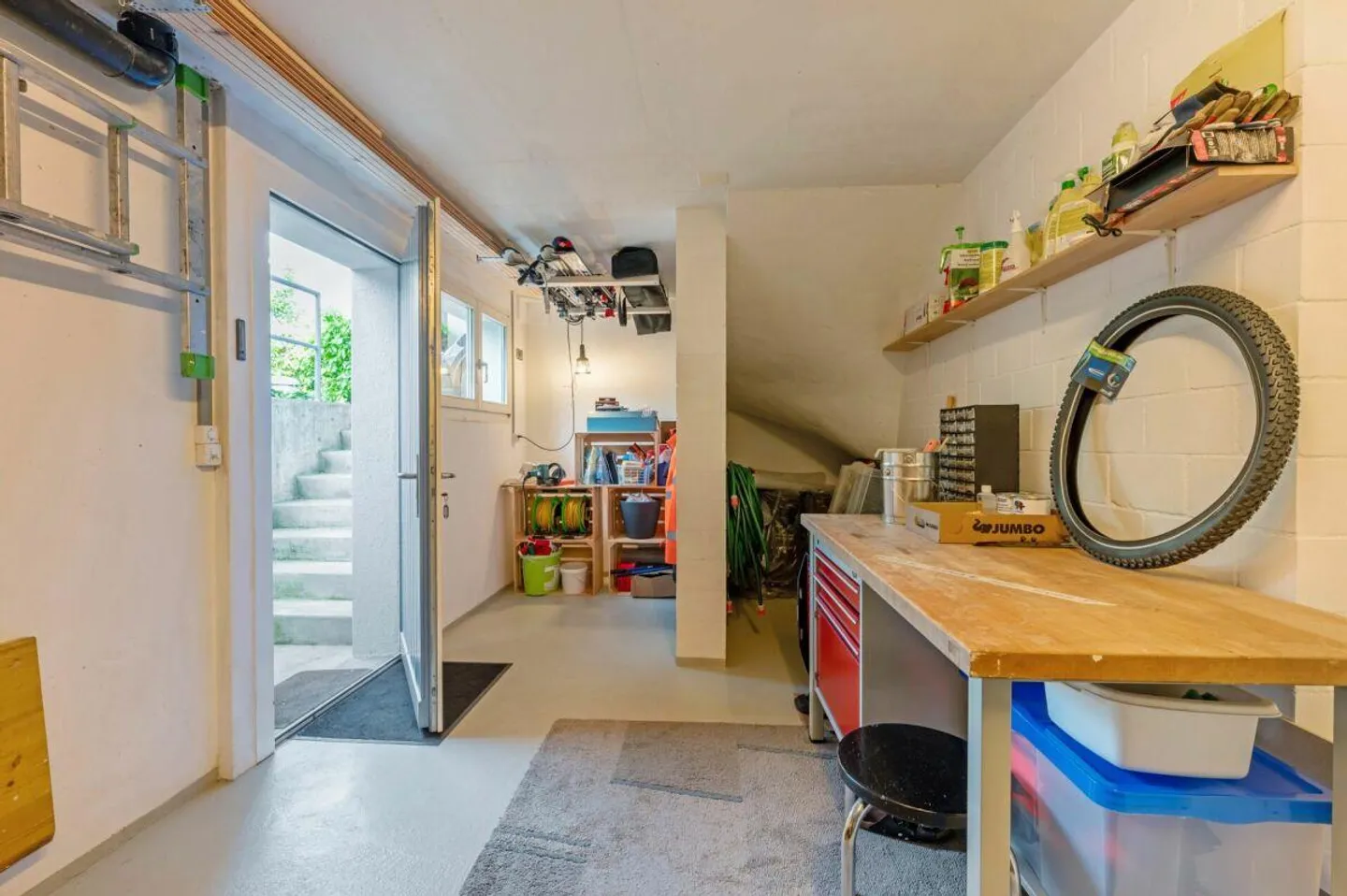 Casa unifamiliare di alta qualità con 6,5 stanze in una zona residenziale tranquilla e elevata! - Foto 19 di 23