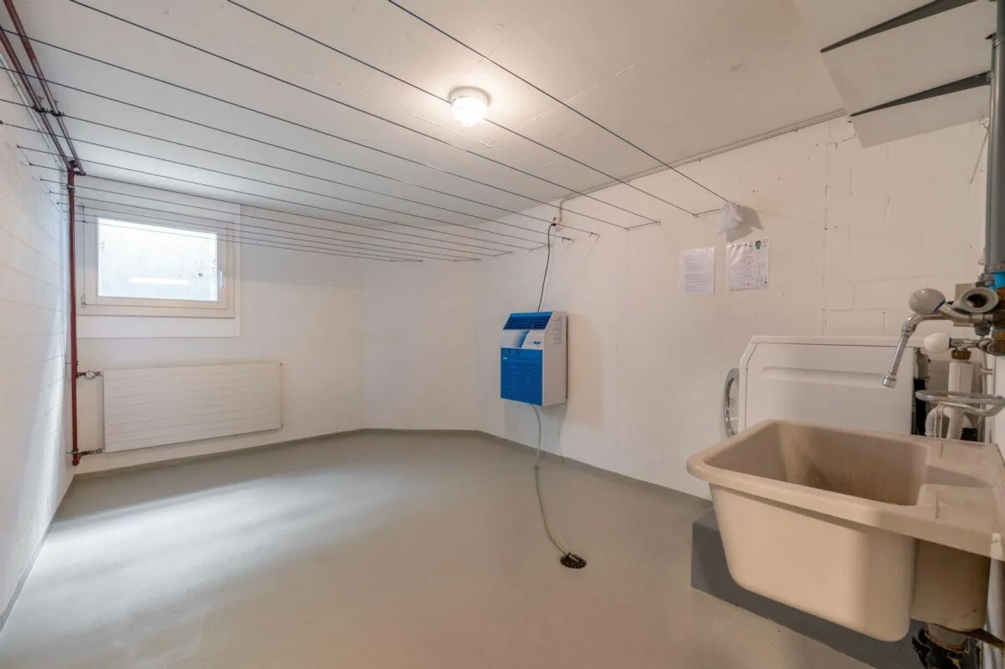 Casa unifamiliare di alta qualità con 6,5 stanze in una zona residenziale tranquilla e elevata! - Foto 18 di 23