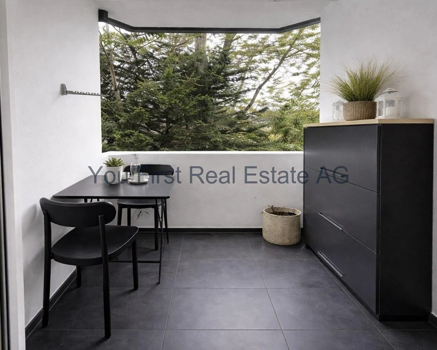 Elegance and Comfort in the Modern 4.5 Room Apartment - Photo 12 of 12