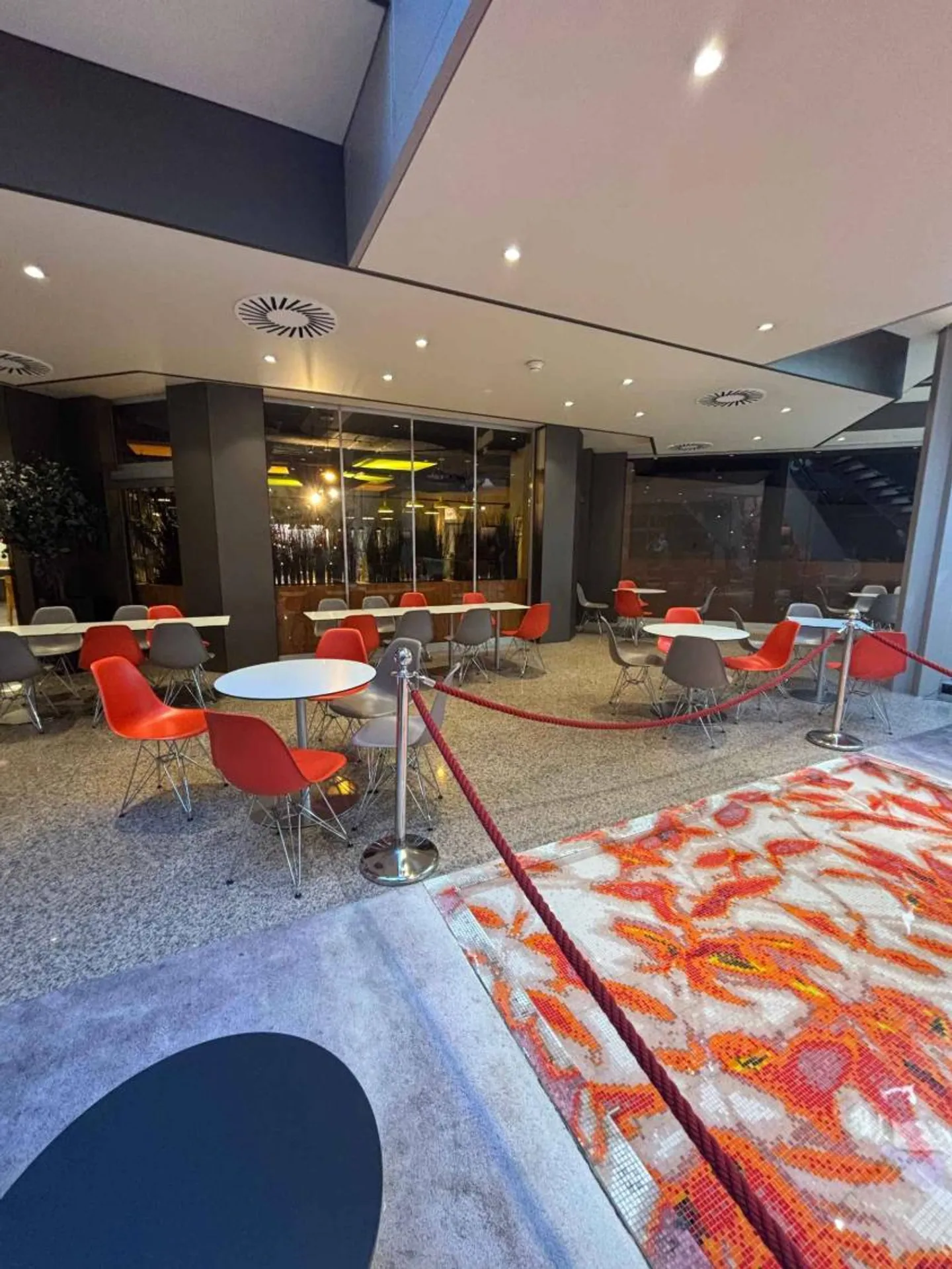 1381 m² di spazi per uffici in affitto, modulari e divisibili a partire da 37 m² - Foto 6 di 11