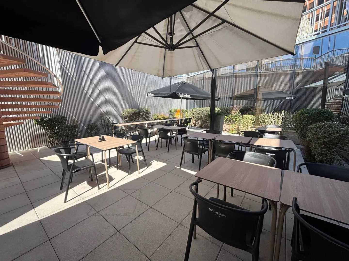 1381 m² di spazi per uffici in affitto, modulari e divisibili a partire da 37 m² - Foto 7 di 11