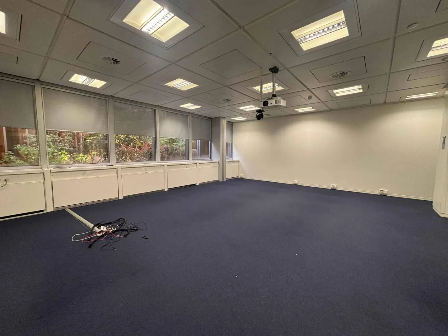 1381 m² di spazi per uffici in affitto, modulari e divisibili a partire da 37 m² - Foto 9 di 11