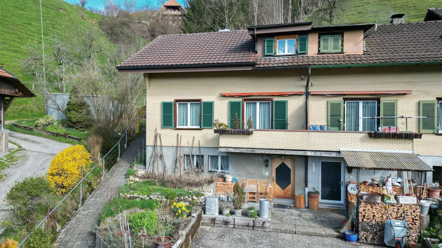 Charmantes Reihenhaus in Langnau - Foto 1 von 13
