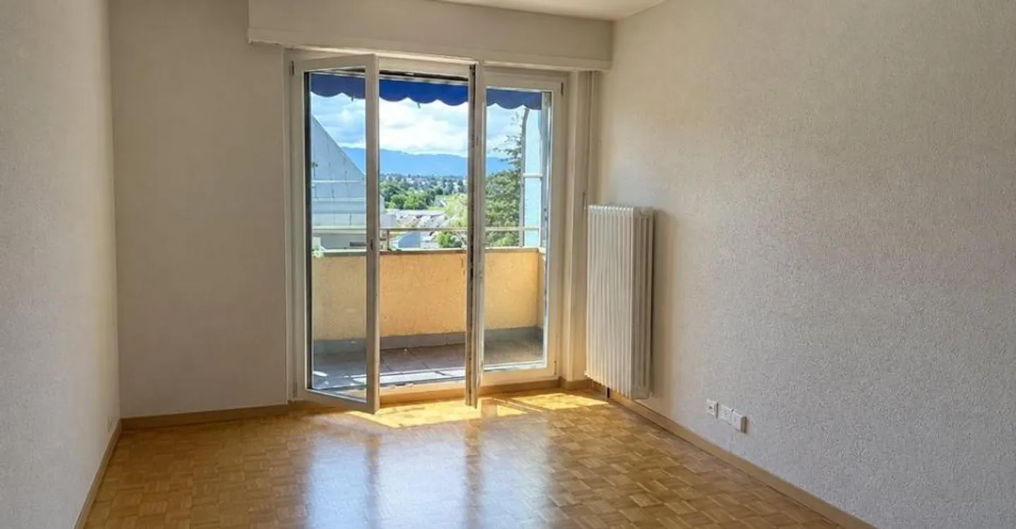 Your new home awaits you: beautiful 2-room apartment for rent! - Photo 2 of 4