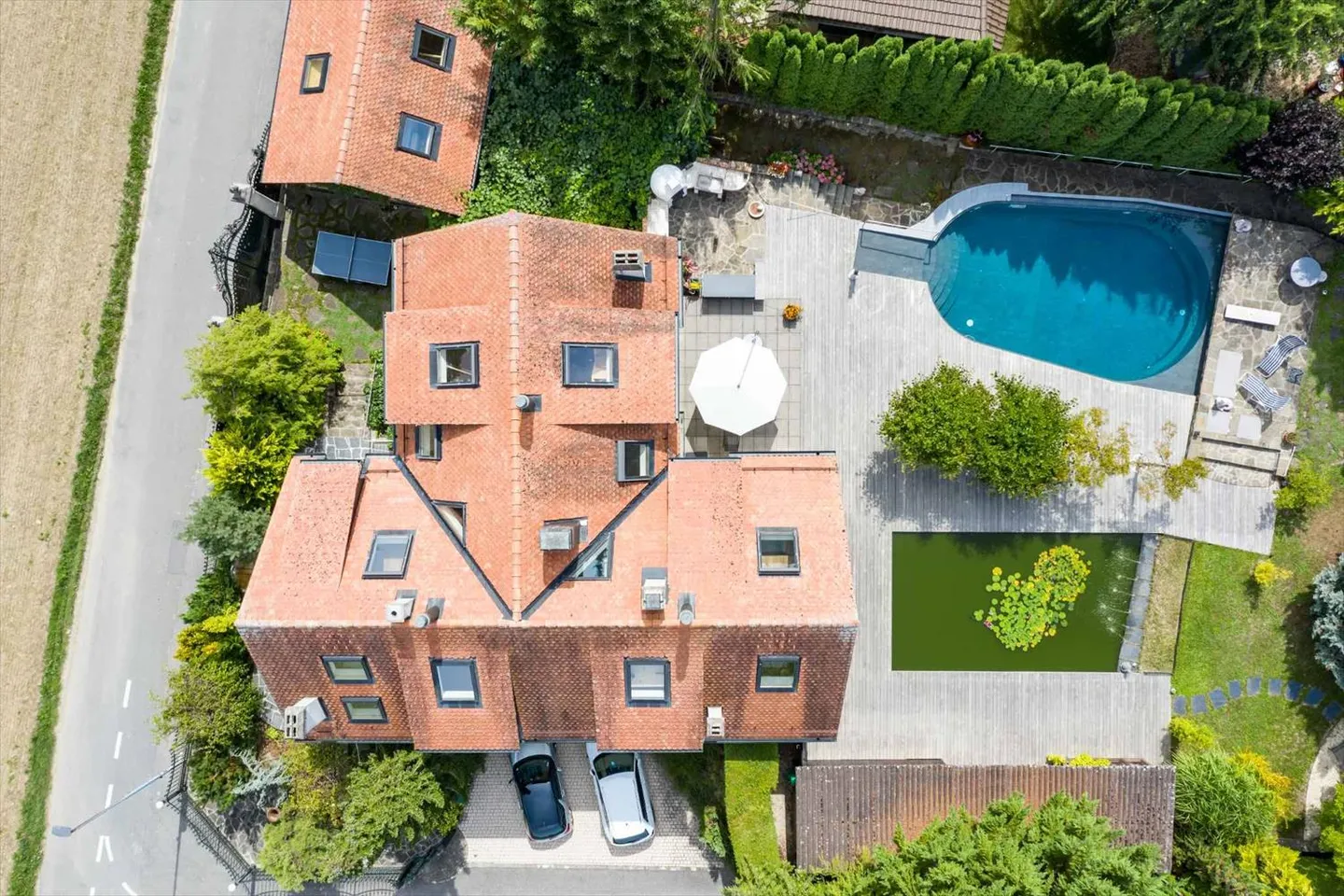 In absoluter Ruhe, prächtiges Anwesen von 580 m² - Foto 2 von 13