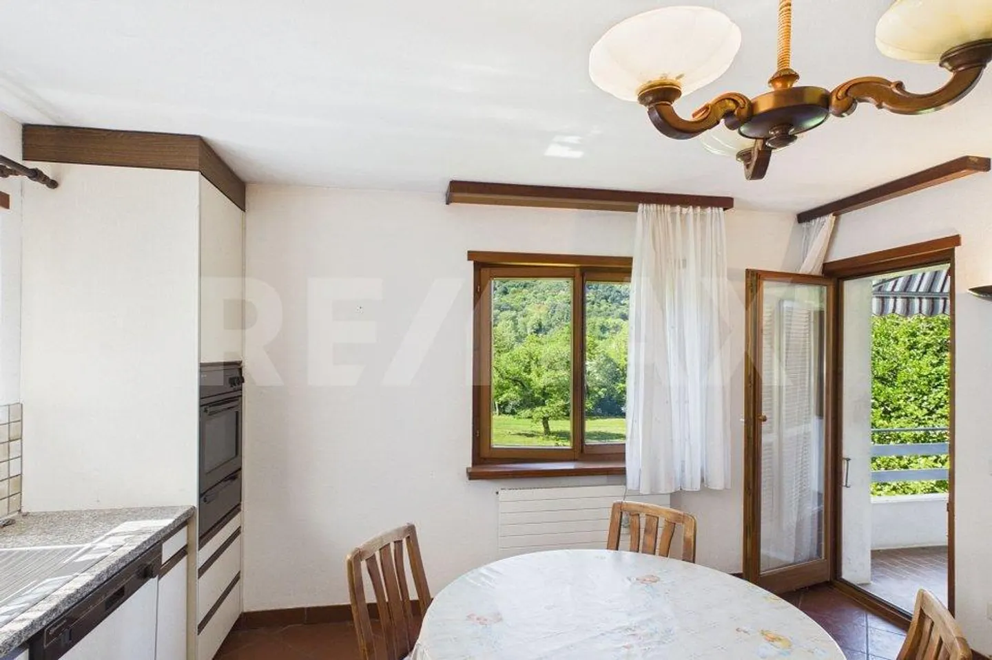 Maison unifamiliale avec grotte duplex indépendante et grand jardin - Photo 5 sur 13