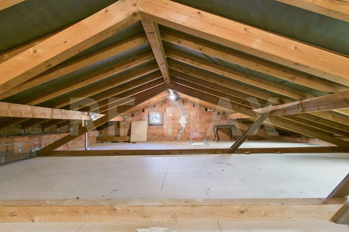 Maison unifamiliale avec grotte duplex indépendante et grand jardin - Photo 13 sur 13