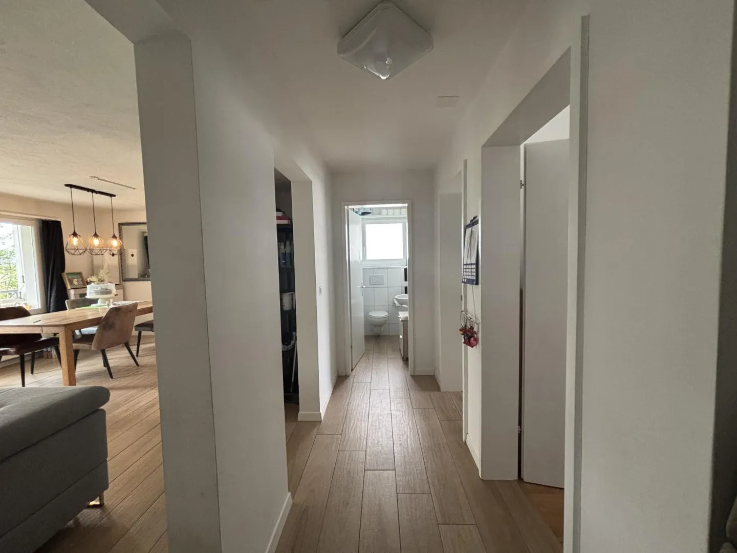 Moderne 3,5-Zimmer-Wohnung in Nidau - Foto 3 von 10