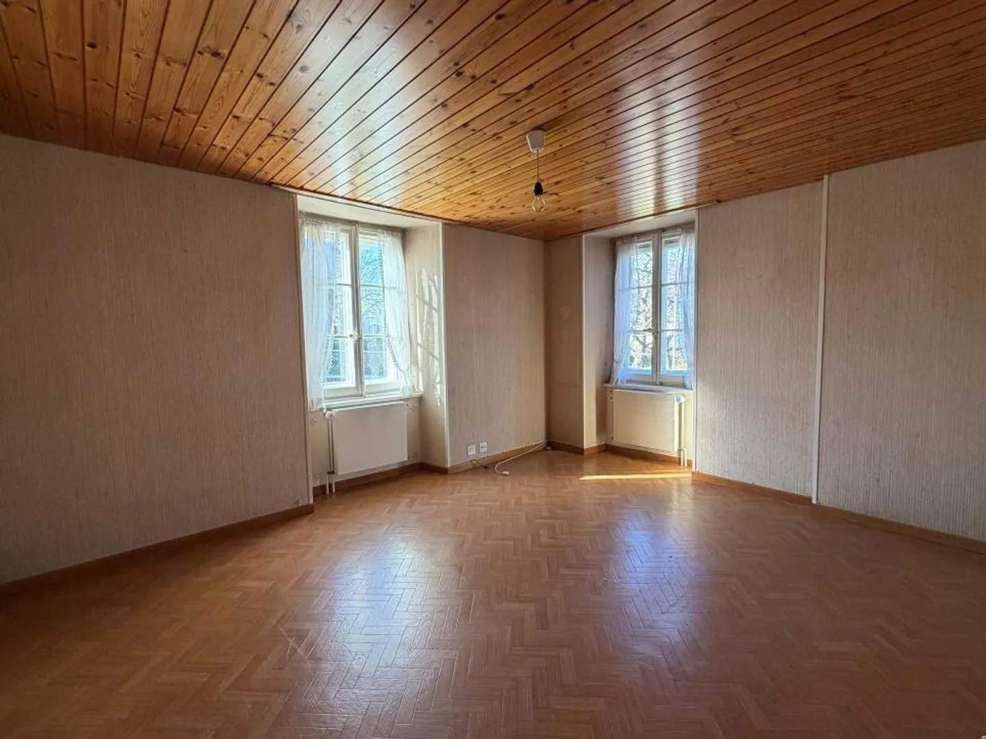 Maison de charme ancien et beau potentiel - Photo 3 sur 6